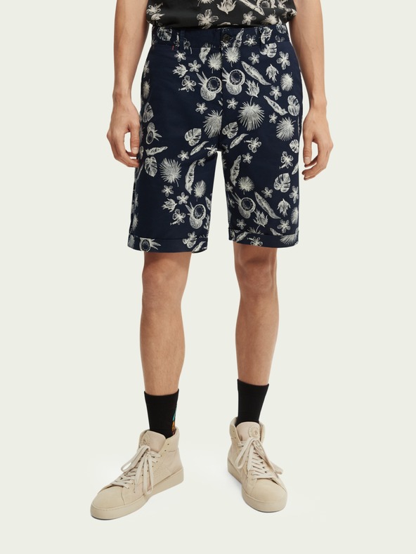 Scotch & Soda Tmavomodré pánske vzorované šortky Scotch & Soda